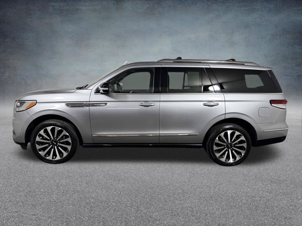 Certified 2023 Lincoln Navigator Reserve AWD/4WD image 4