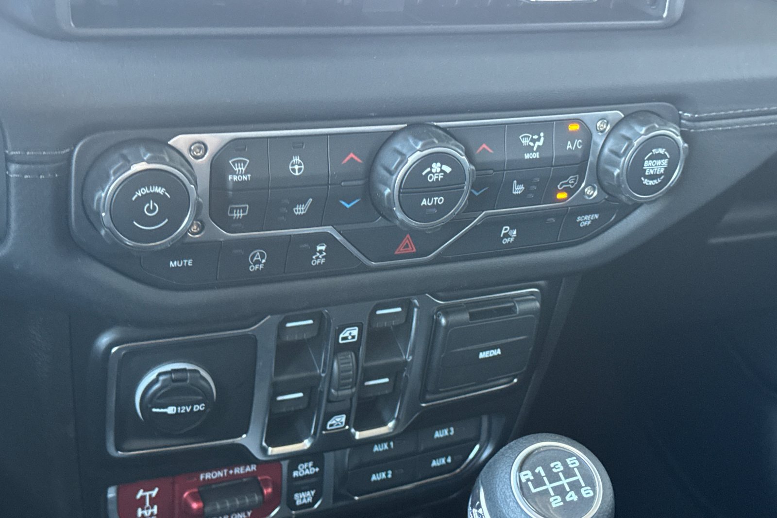 New 2026 Jeep Wrangler Unlimited Rubicon AWD/4WD image 17
