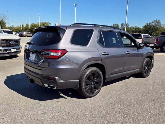 Used 2025 Honda Pilot Black Edition image 14