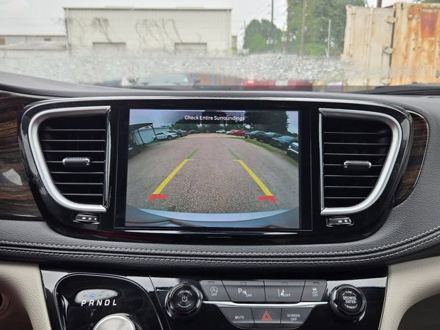 Used 2024 Chrysler Pacifica Limited FWD image 20