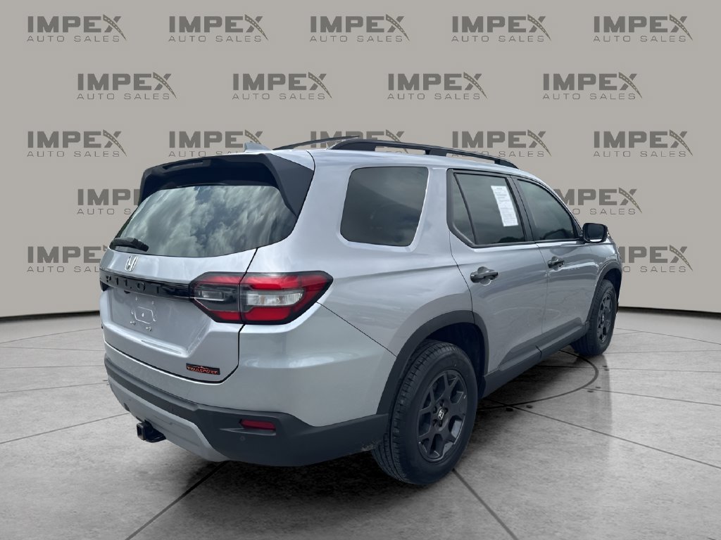 Used 2025 Honda Pilot TrailSport image 5