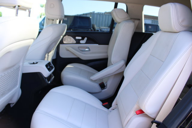 Used 2024 Mercedes-Benz GLS 450 4MATIC image 43