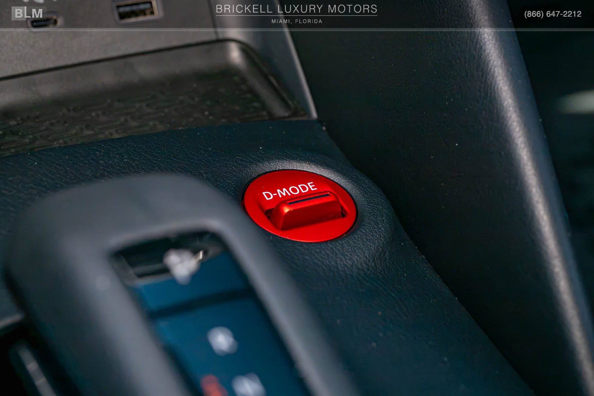 Used 2025 Nissan Z NISMO w/ Floor Mat Package RWD image 31