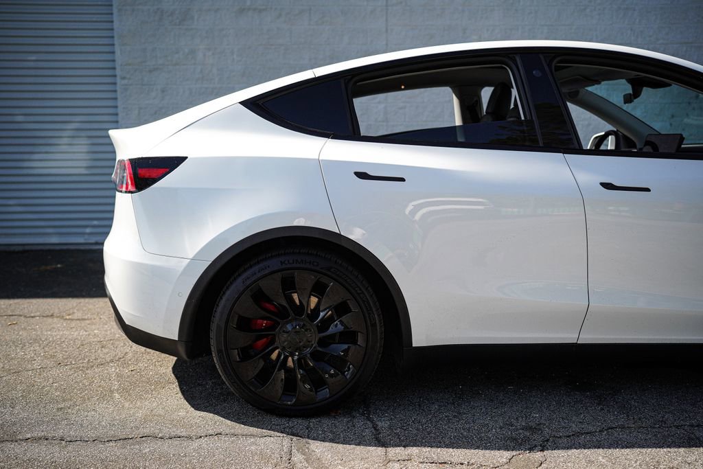 Used 2022 Tesla Model Y Performance image 16