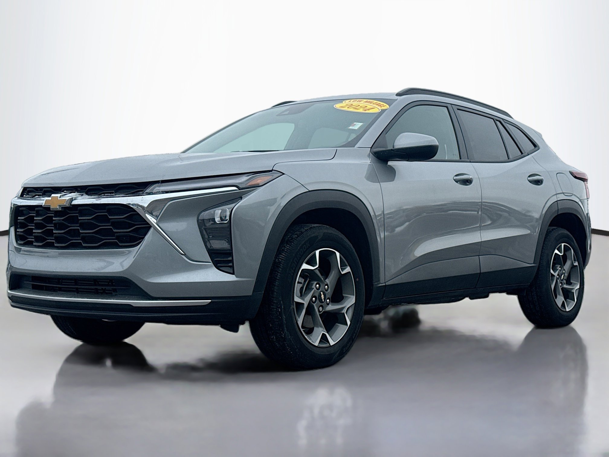 Used 2024 Chevrolet Trax LT w/ Driver Confidence Package image 13