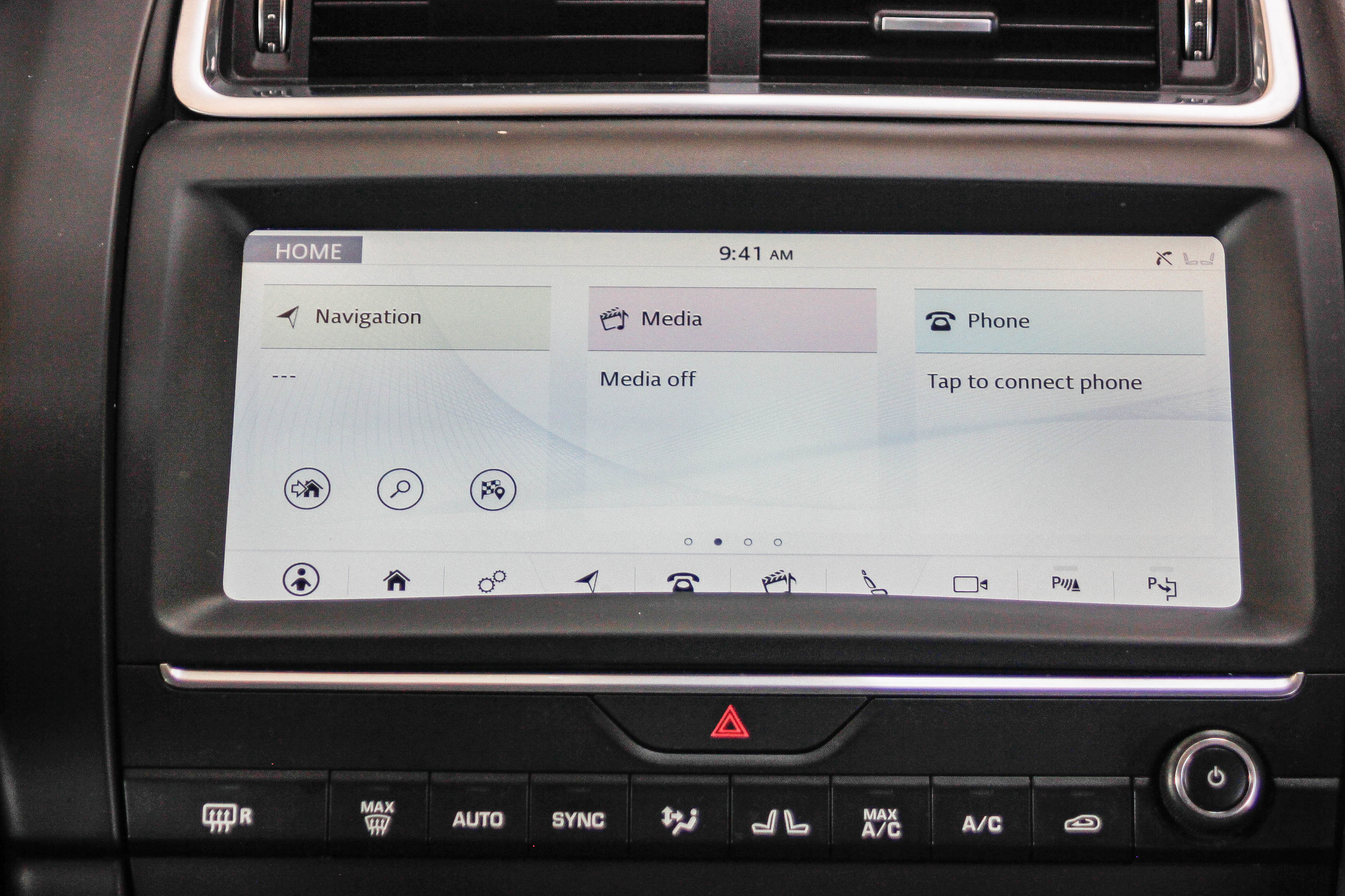 Used 2020 Jaguar E-PACE SE image 14