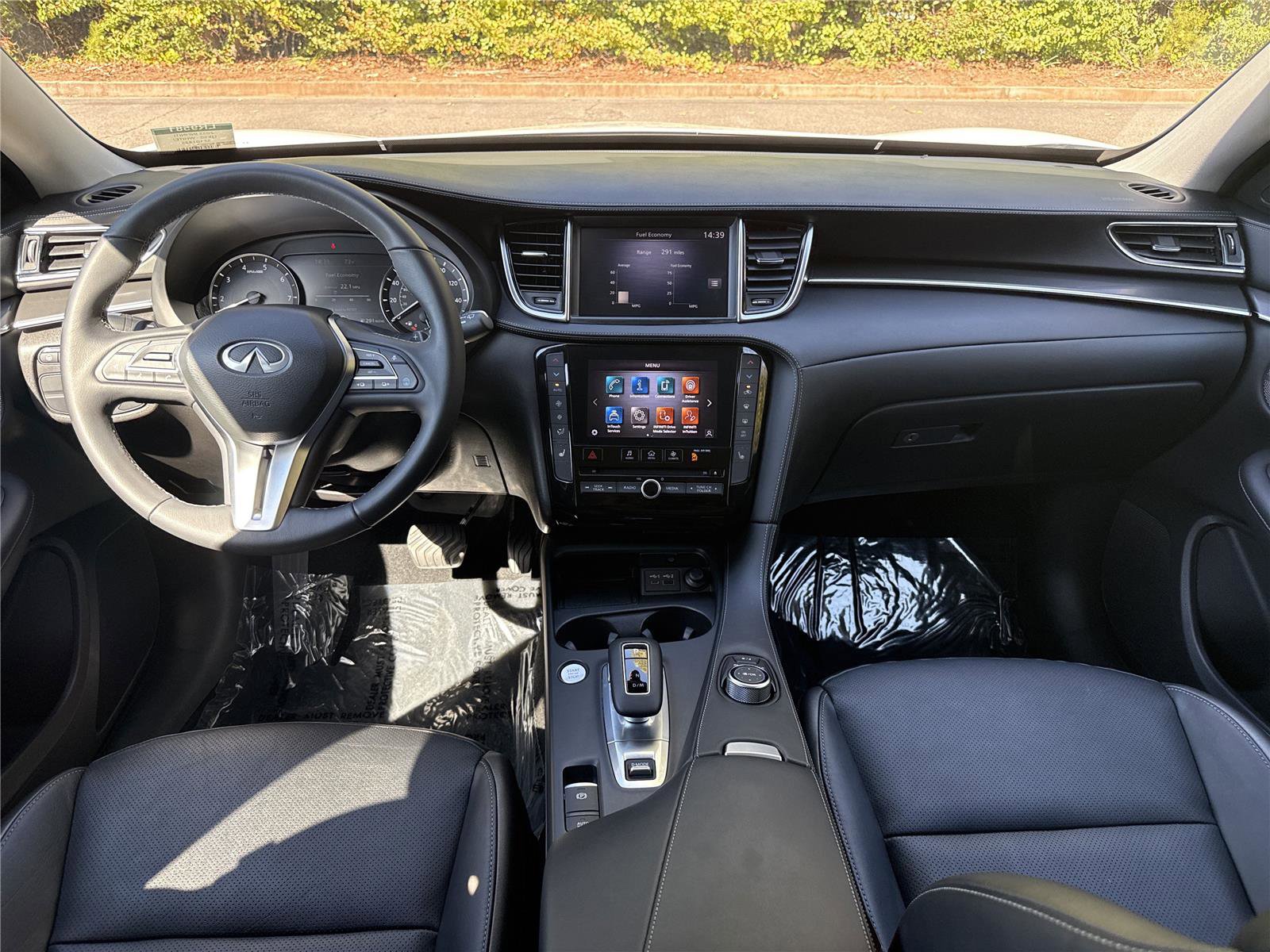 Certified 2025 INFINITI QX50 Luxe image 10