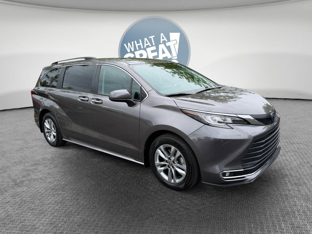 Used 2023 Toyota Sienna XLE w/ XLE Plus Package AWD/4WD image 1