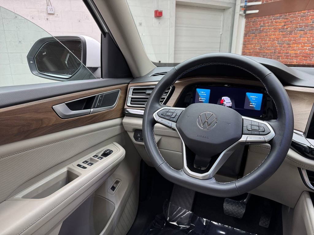 Used 2024 Volkswagen Atlas SE w/ Panoramic Sunroof Package image 13