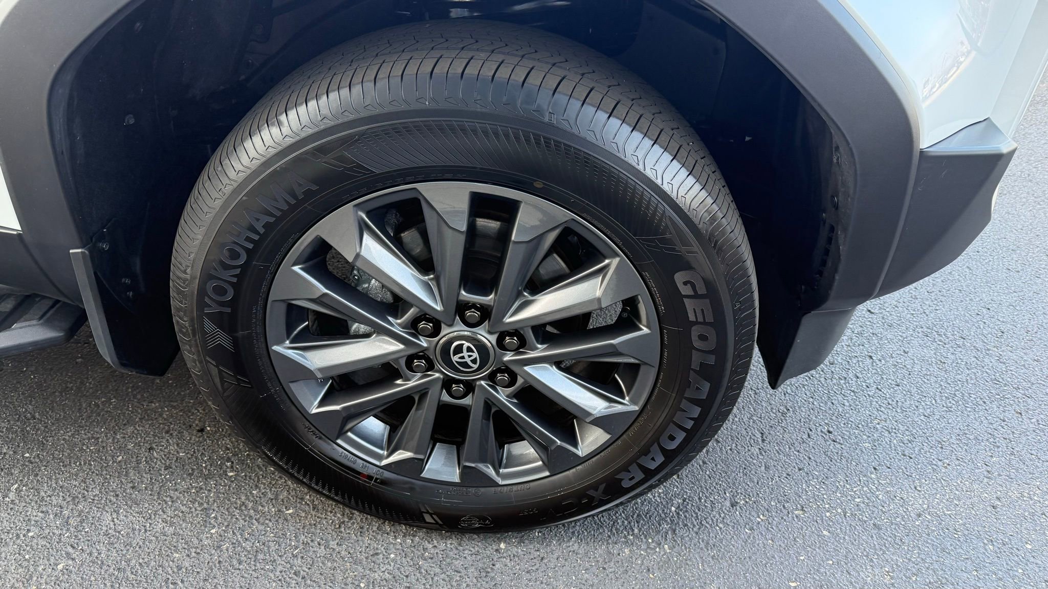 Used 2025 Toyota Land Cruiser image 13