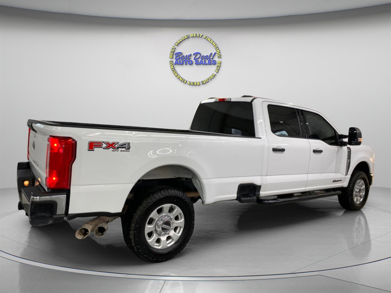 Used 2023 Ford F250 XLT w/ FX4 Off-Road Package image 7