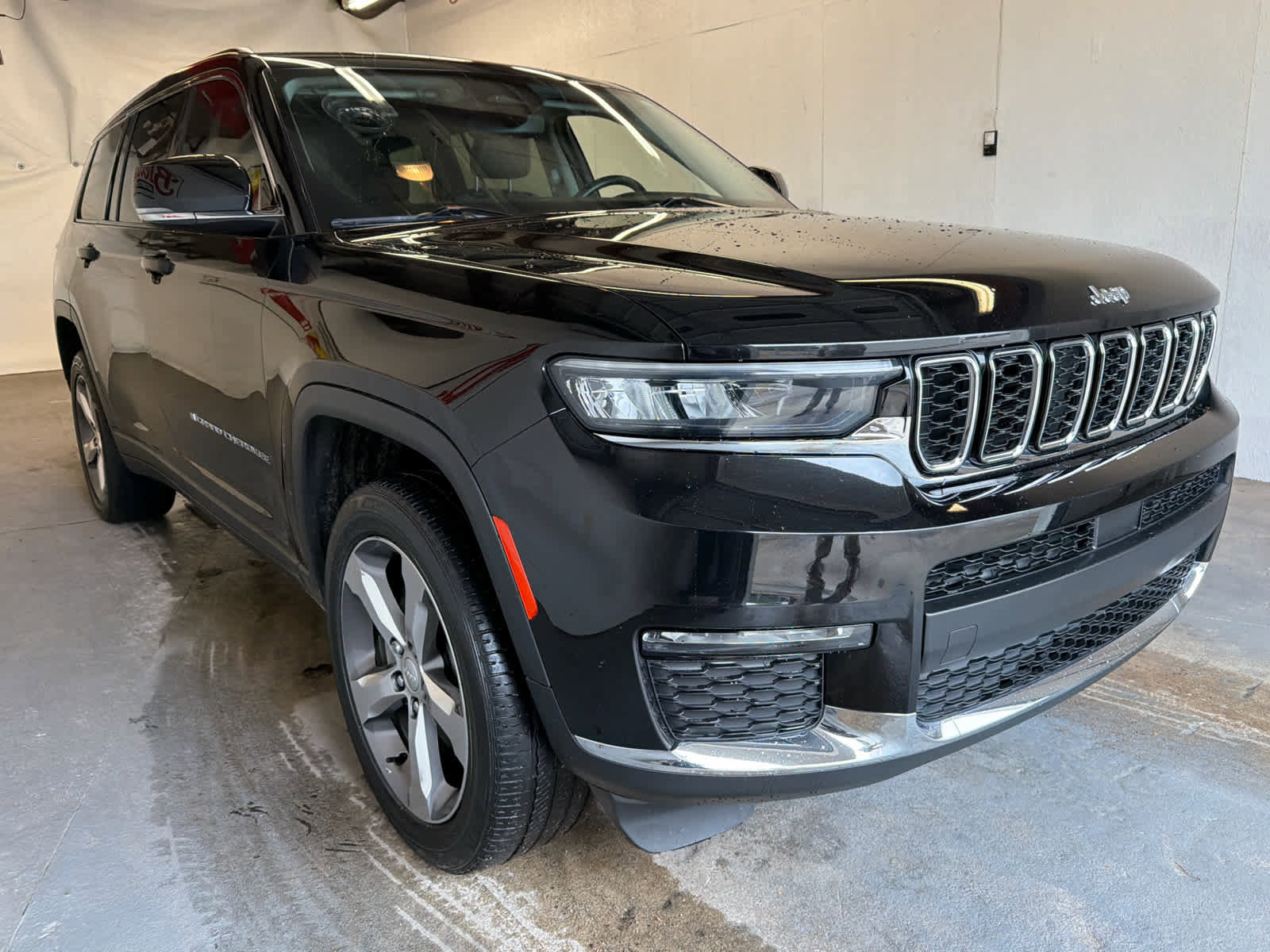 Used 2022 Jeep Grand Cherokee L Limited RWD image 4