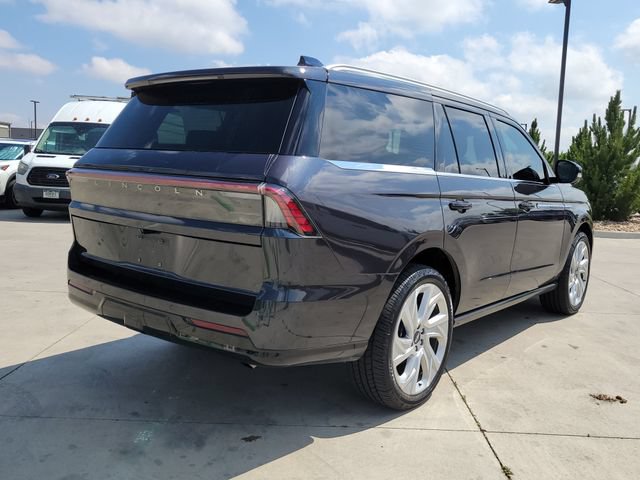 Certified 2025 Lincoln Navigator Reserve AWD/4WD image 3