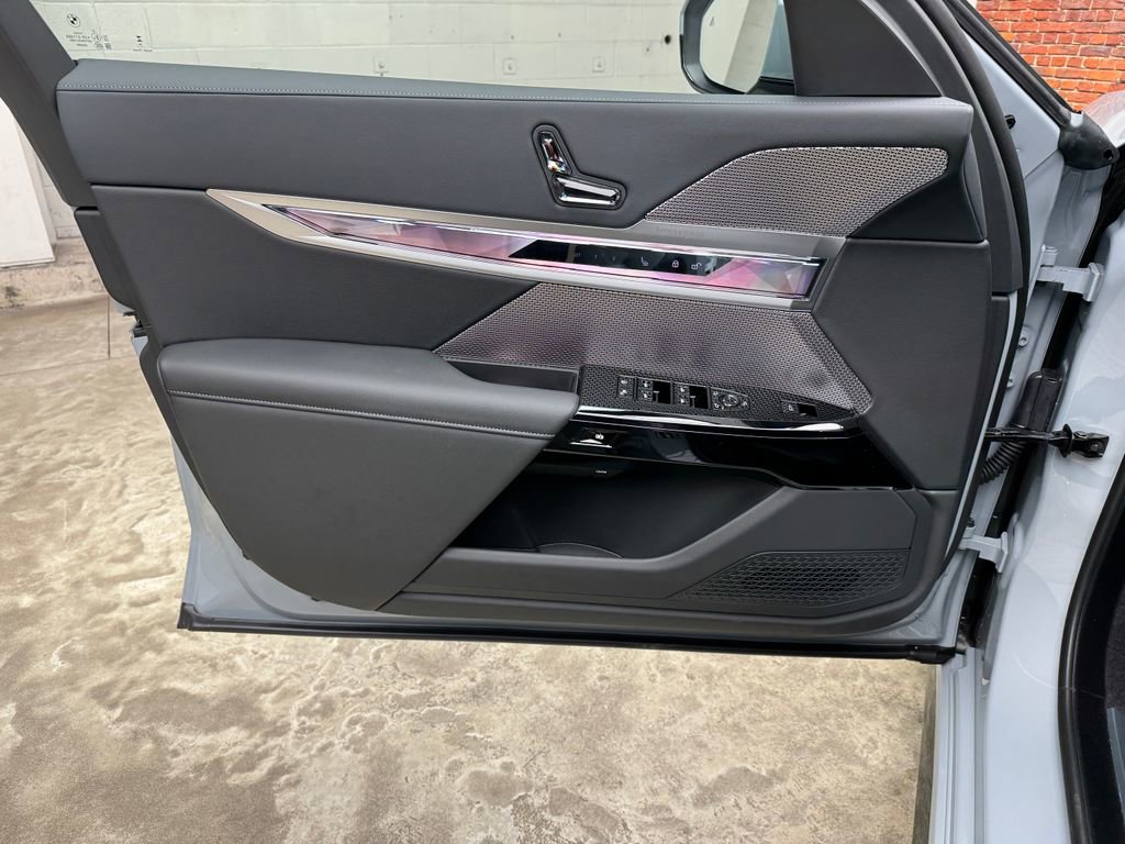 New 2026 BMW 740i xDrive AWD/4WD image 9