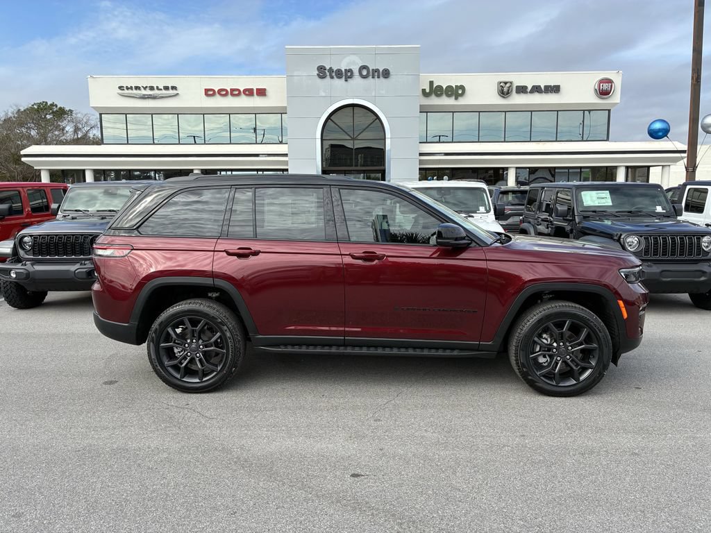New 2025 Jeep Grand Cherokee Limited AWD/4WD image 4