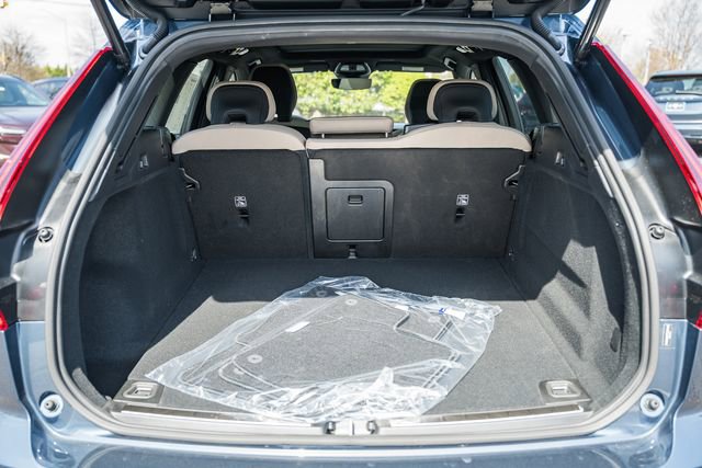New 2026 Volvo XC60 B5 Plus w/ Climate Package image 10