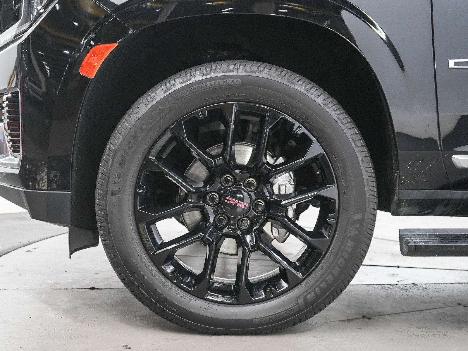 Used 2023 GMC Yukon Denali w/ Denali Reserve Package AWD/4WD image 33