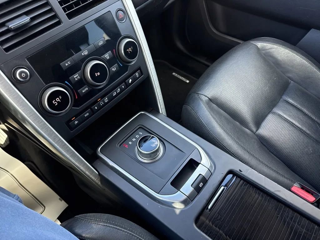 Used 2016 Land Rover Discovery Sport HSE image 11