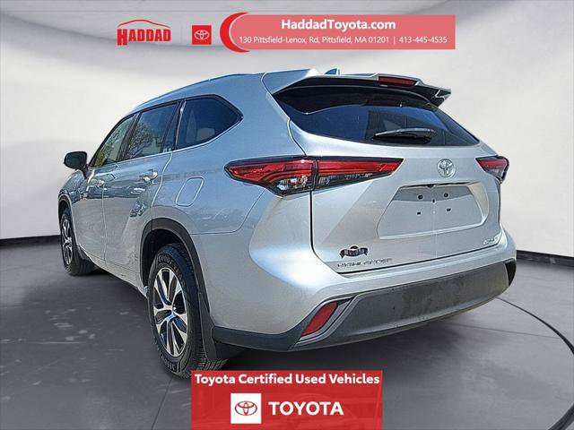 Certified 2021 Toyota Highlander XLE AWD/4WD image 3