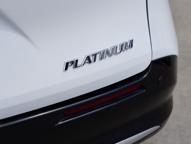 Certified 2025 Toyota Sienna Platinum image 11