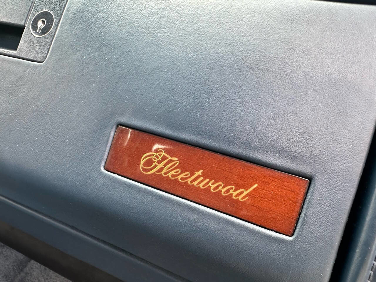 Used 1992 Cadillac Fleetwood Sedan FWD image 23