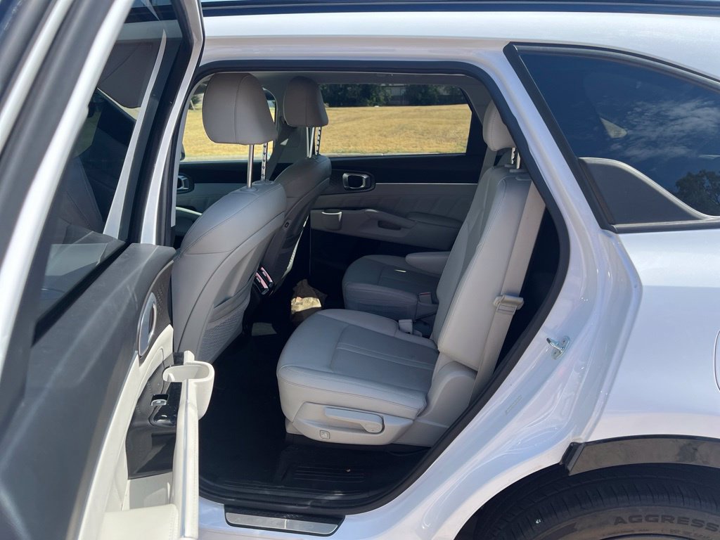 Used 2023 Kia Sorento SX FWD image 7