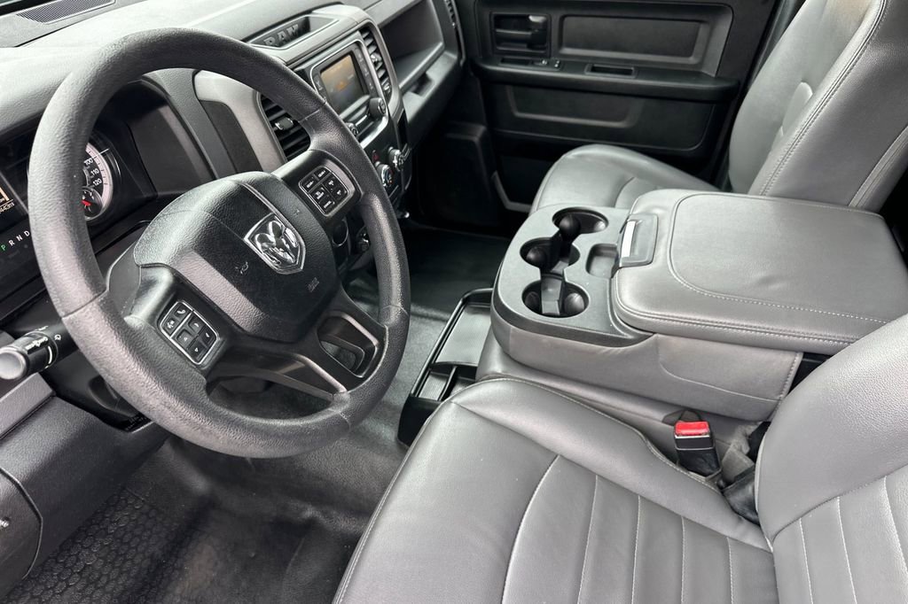 Used 2018 RAM 1500 Tradesman w/ Chrome Appearance Group RWD image 10