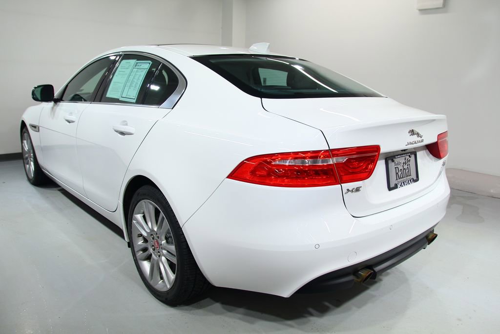 Used 2019 Jaguar XE Prestige image 15