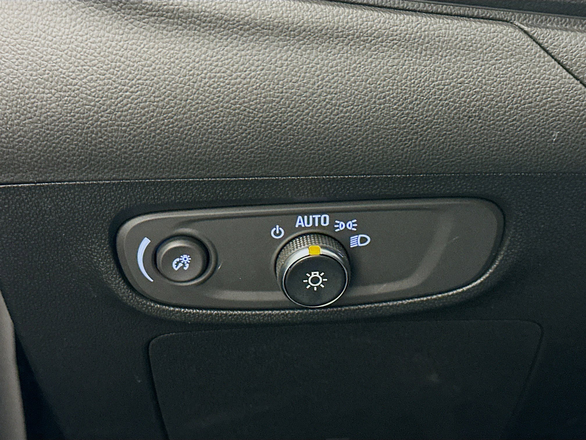 Used 2025 Buick Encore GX Preferred image 17