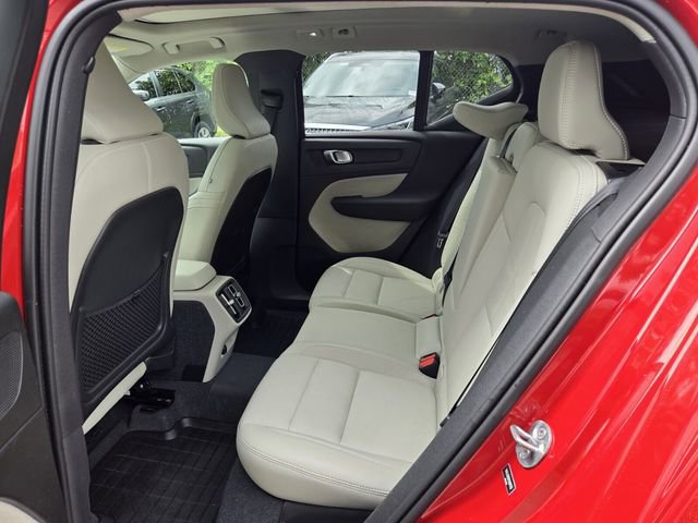 Used 2023 Volvo XC40 B5 Plus w/ Protection Package Premier image 15