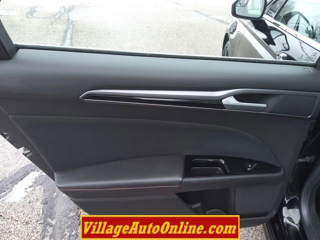 Used 2016 Ford Fusion SE image 27