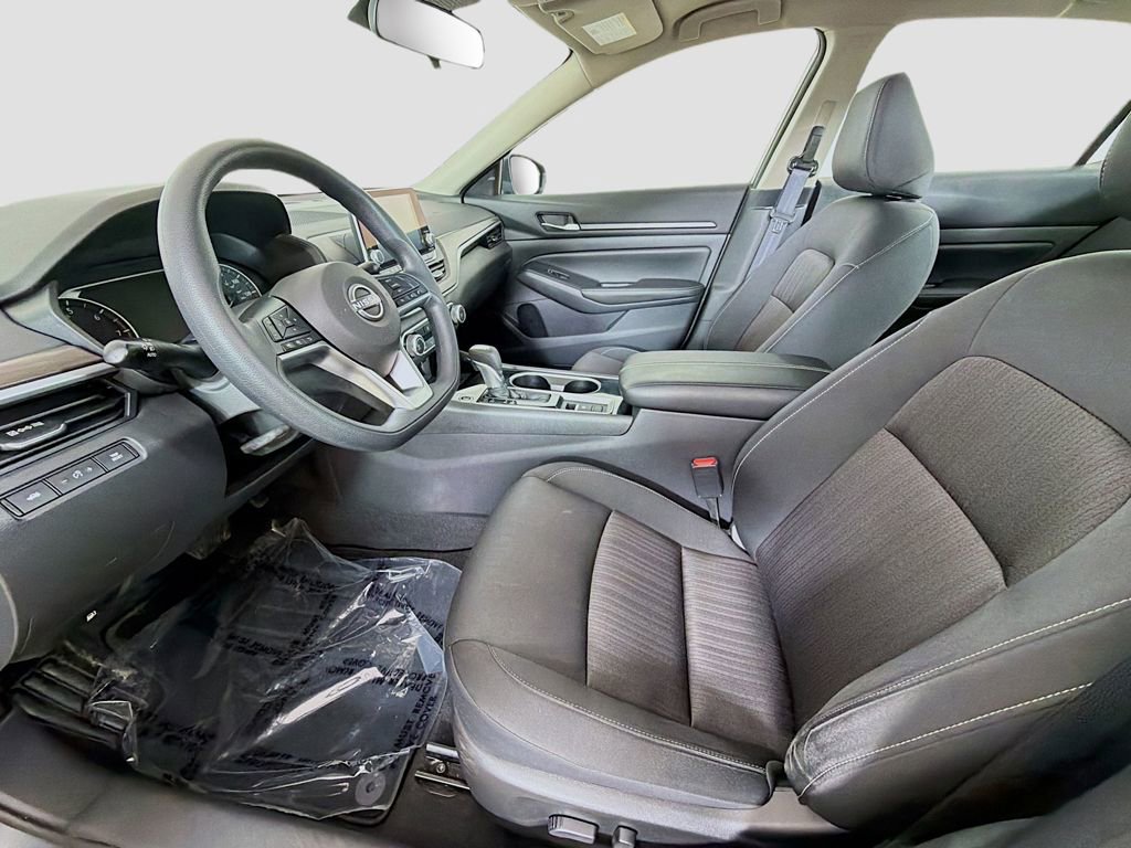 Used 2024 Nissan Altima 2.5 SV AWD/4WD image 15