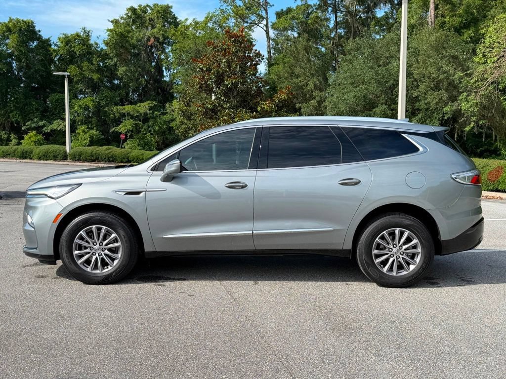 Used 2023 Buick Enclave Essence FWD image 9