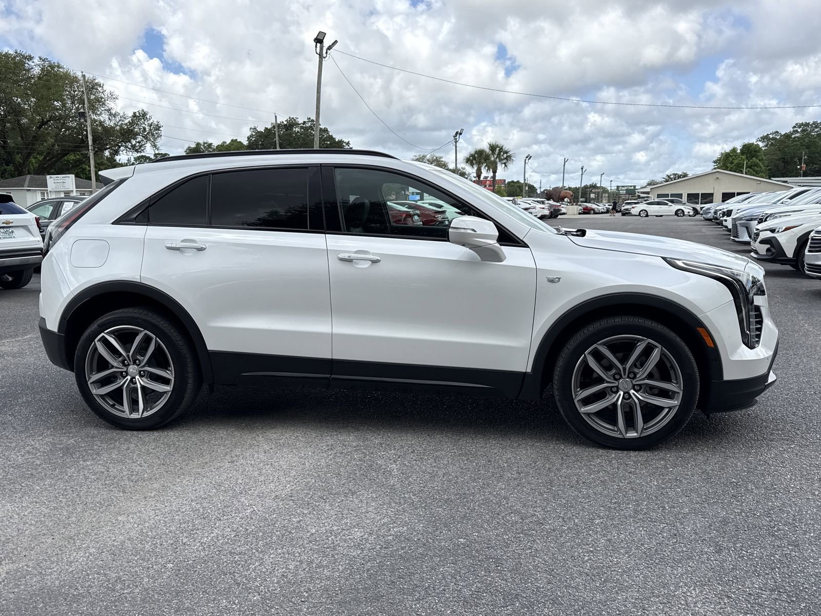 Used 2022 Cadillac XT4 Sport w/ Enhanced Visibility Package FWD image 6