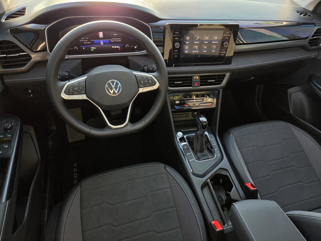 Used 2026 Volkswagen Taos SE FWD image 16