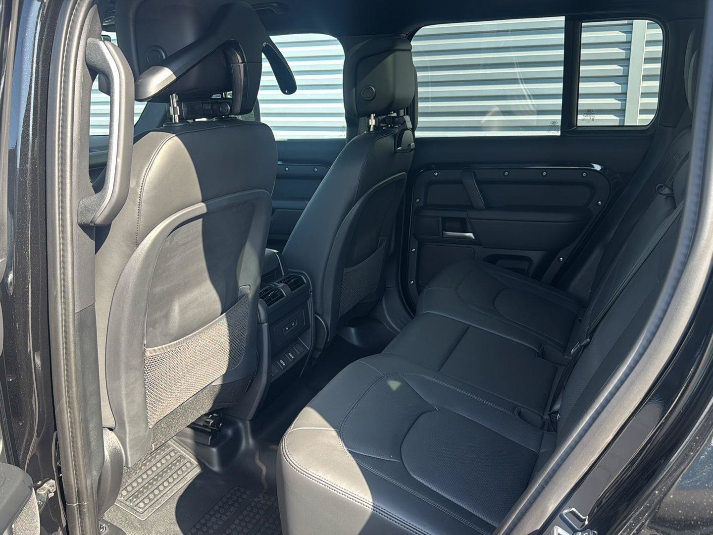 New 2026 Land Rover Defender 110 X-Dynamic SE AWD/4WD image 21