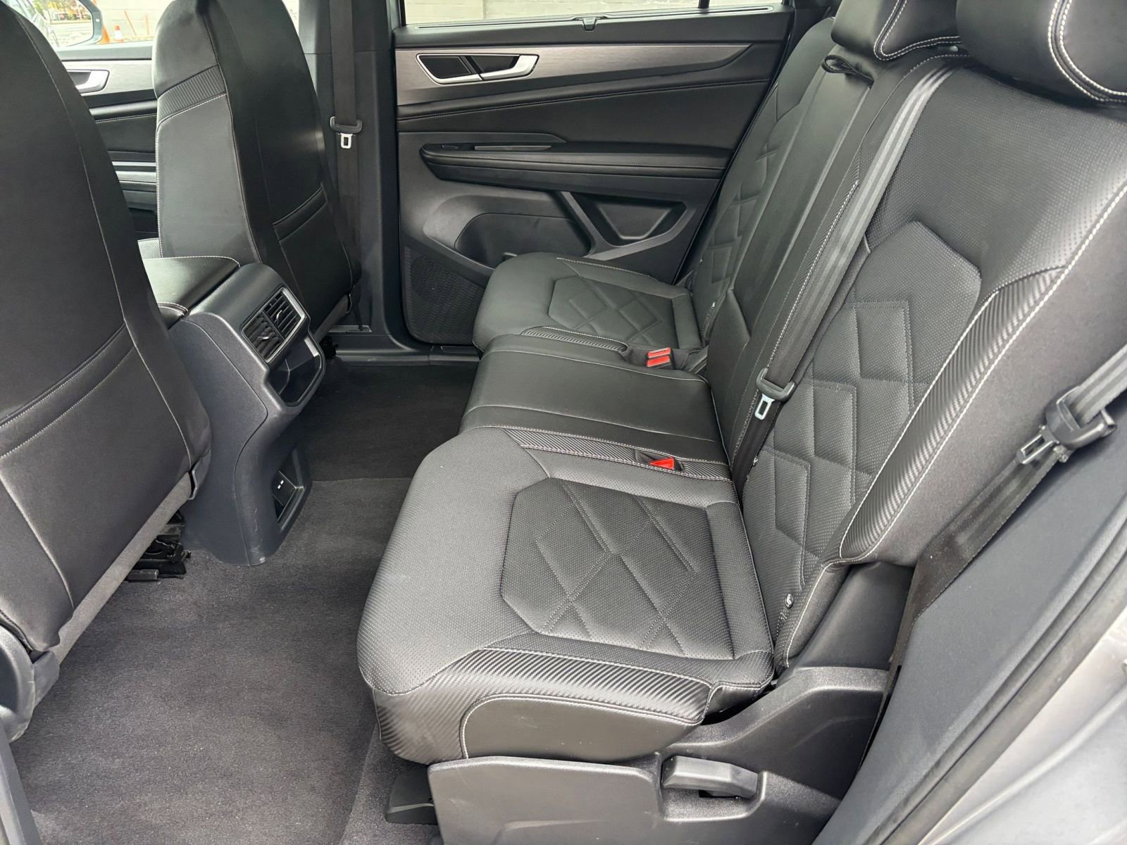 Used 2025 Volkswagen Atlas Cross Sport SE image 22