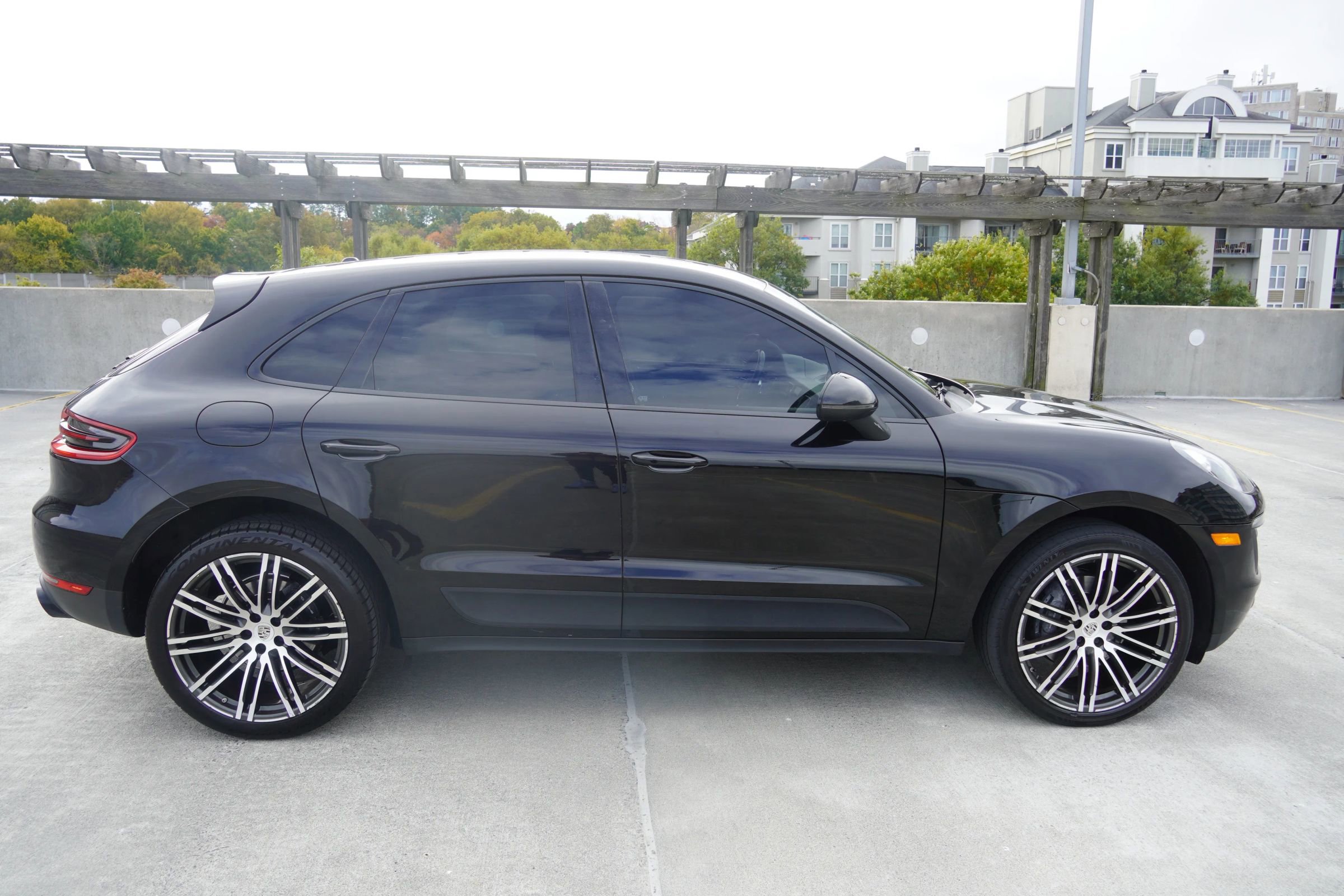 Used 2017 Porsche Macan image 35