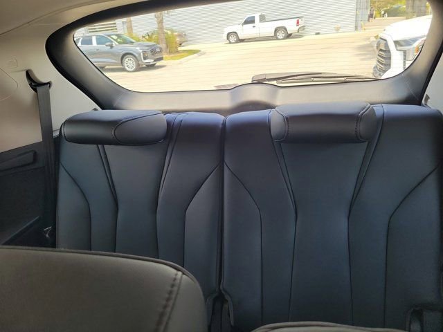 Used 2025 Acura MDX SH-AWD image 13