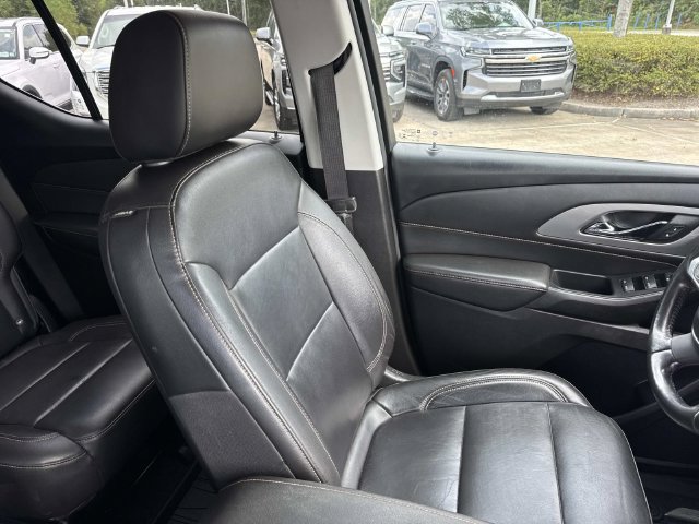 Used 2021 Chevrolet Traverse RS FWD image 11