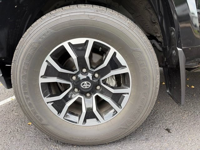 Used 2022 Toyota Tacoma TRD Sport w/ Technology Package AWD/4WD image 12