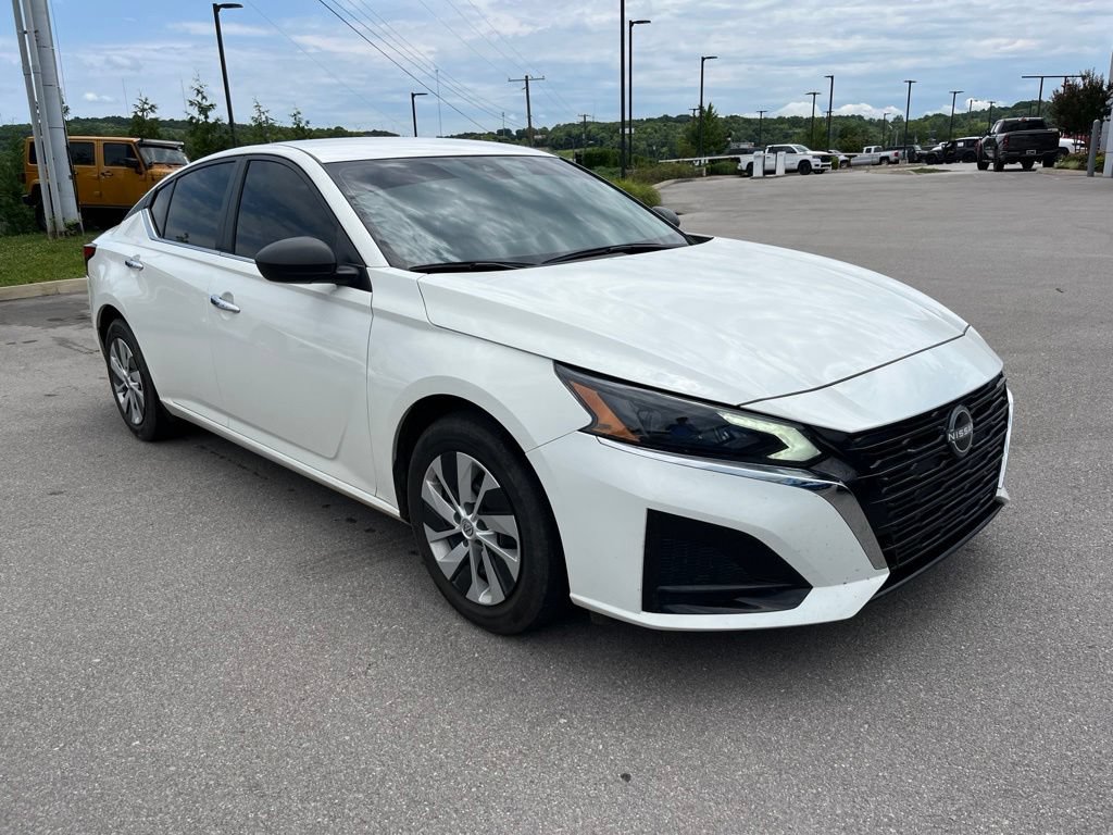 Used 2025 Nissan Altima 2.5 S FWD image 2