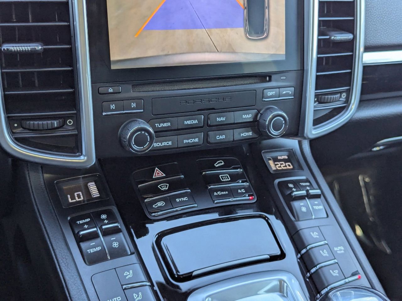 Used 2017 Porsche Cayenne S w/ Premium Package AWD/4WD image 26