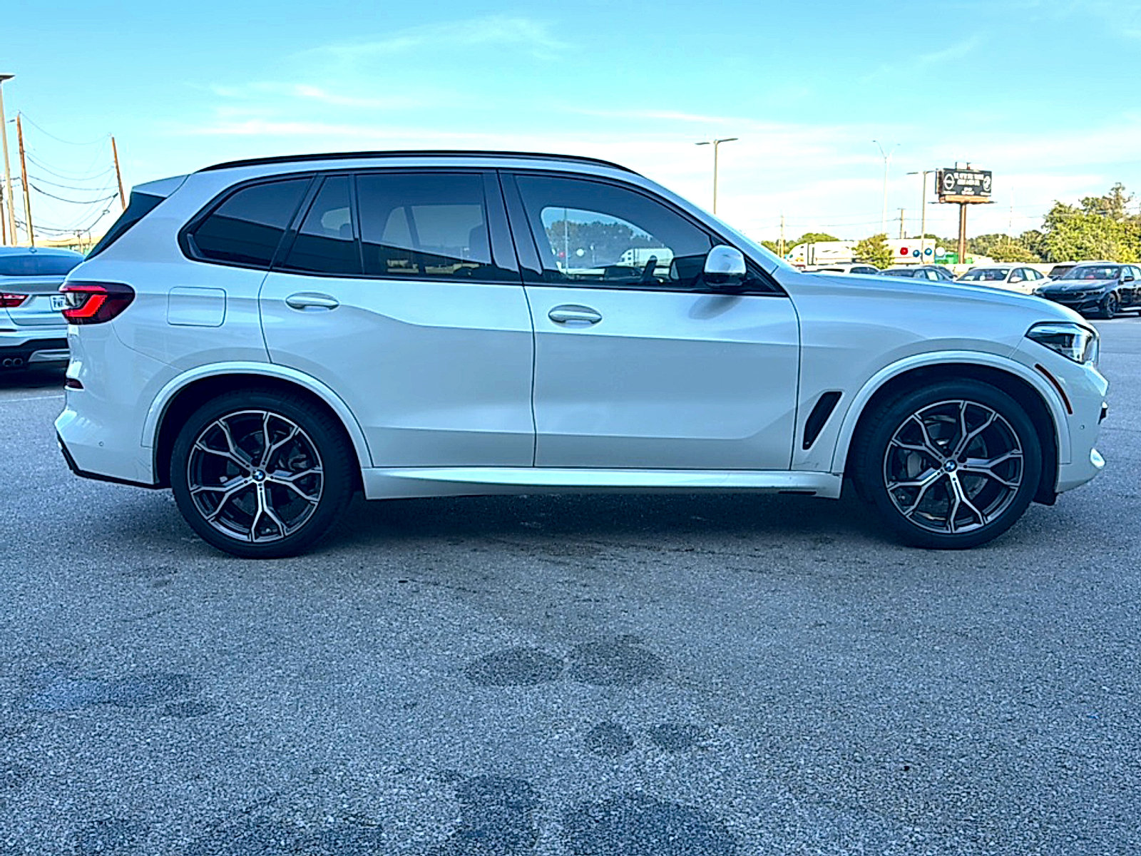 Used 2020 BMW X5 sDrive40i w/ M Sport Package RWD image 5