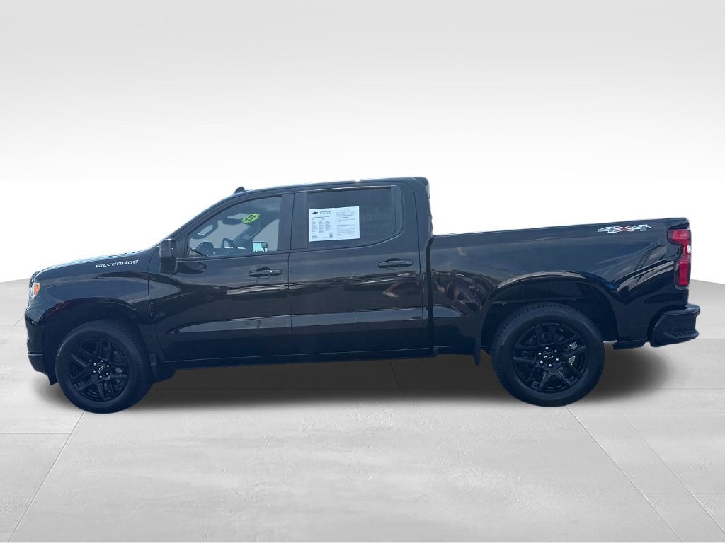 Used 2023 Chevrolet Silverado 1500 RST w/ Convenience Package II AWD/4WD image 2