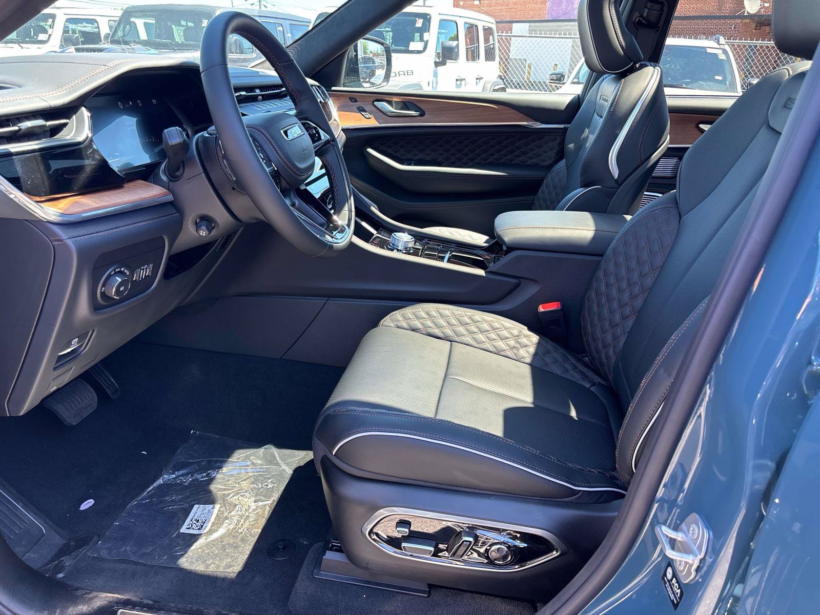 New 2026 Jeep Grand Cherokee Summit AWD/4WD image 7
