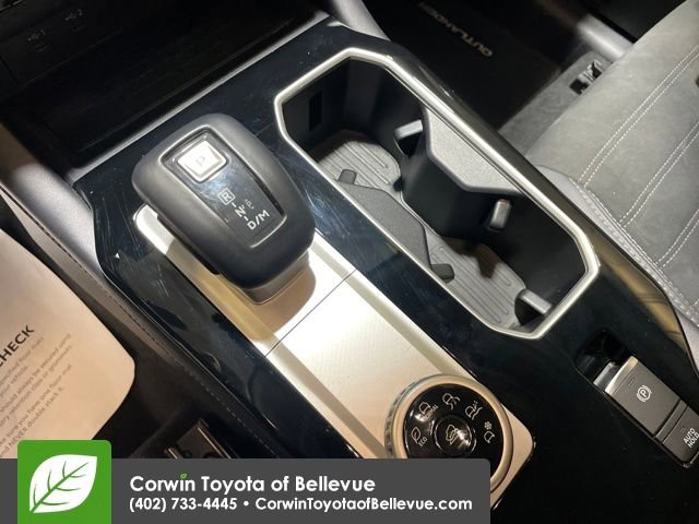 Used 2025 Mitsubishi Outlander SE image 23