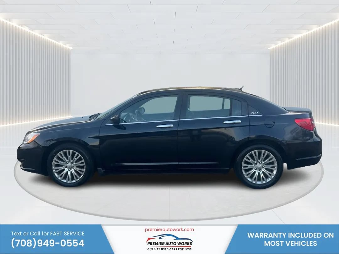 Used 2011 Chrysler 200 Limited FWD image 9