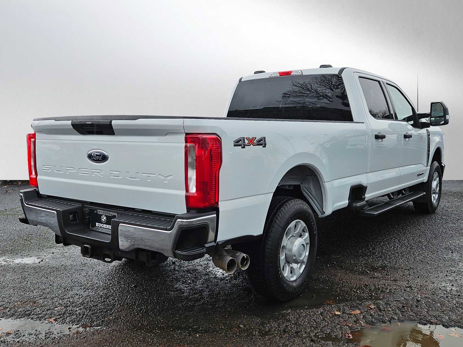 Used 2023 Ford F350 XLT w/ FX4 Off-Road Package image 3