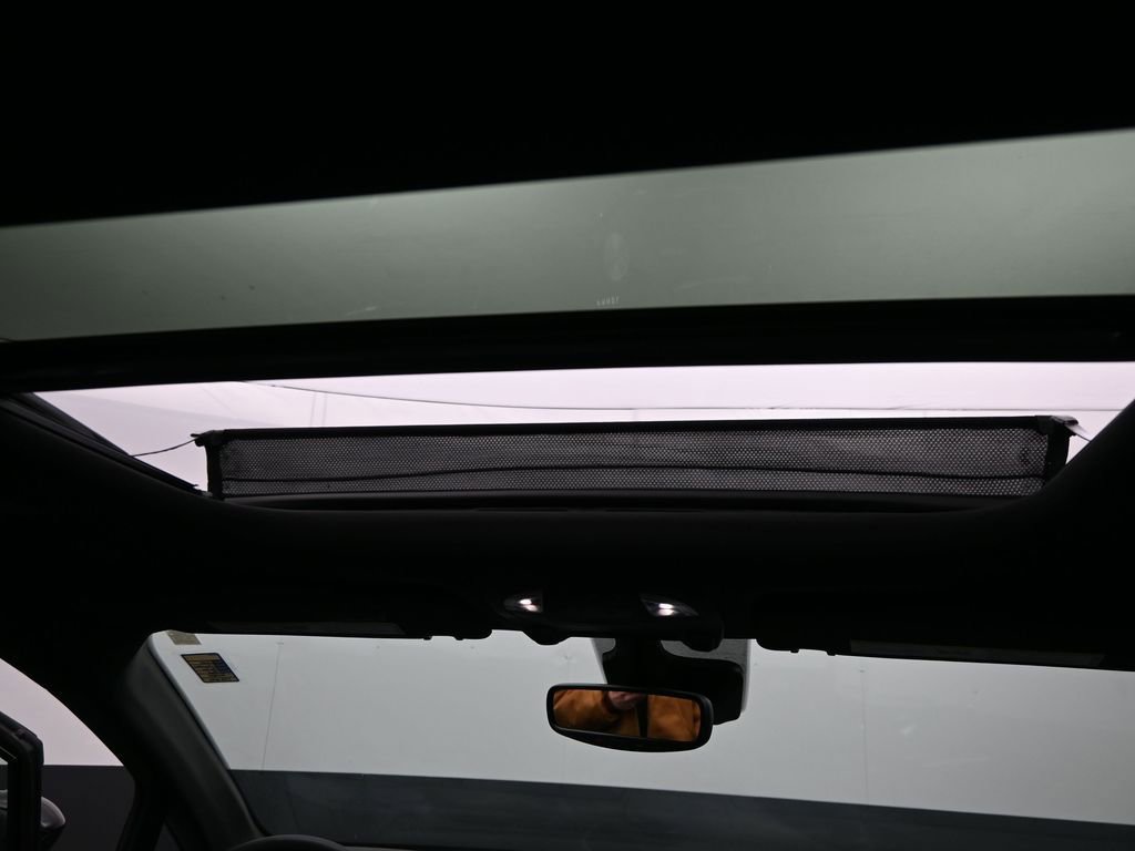 Used 2025 Chrysler Pacifica Select image 35